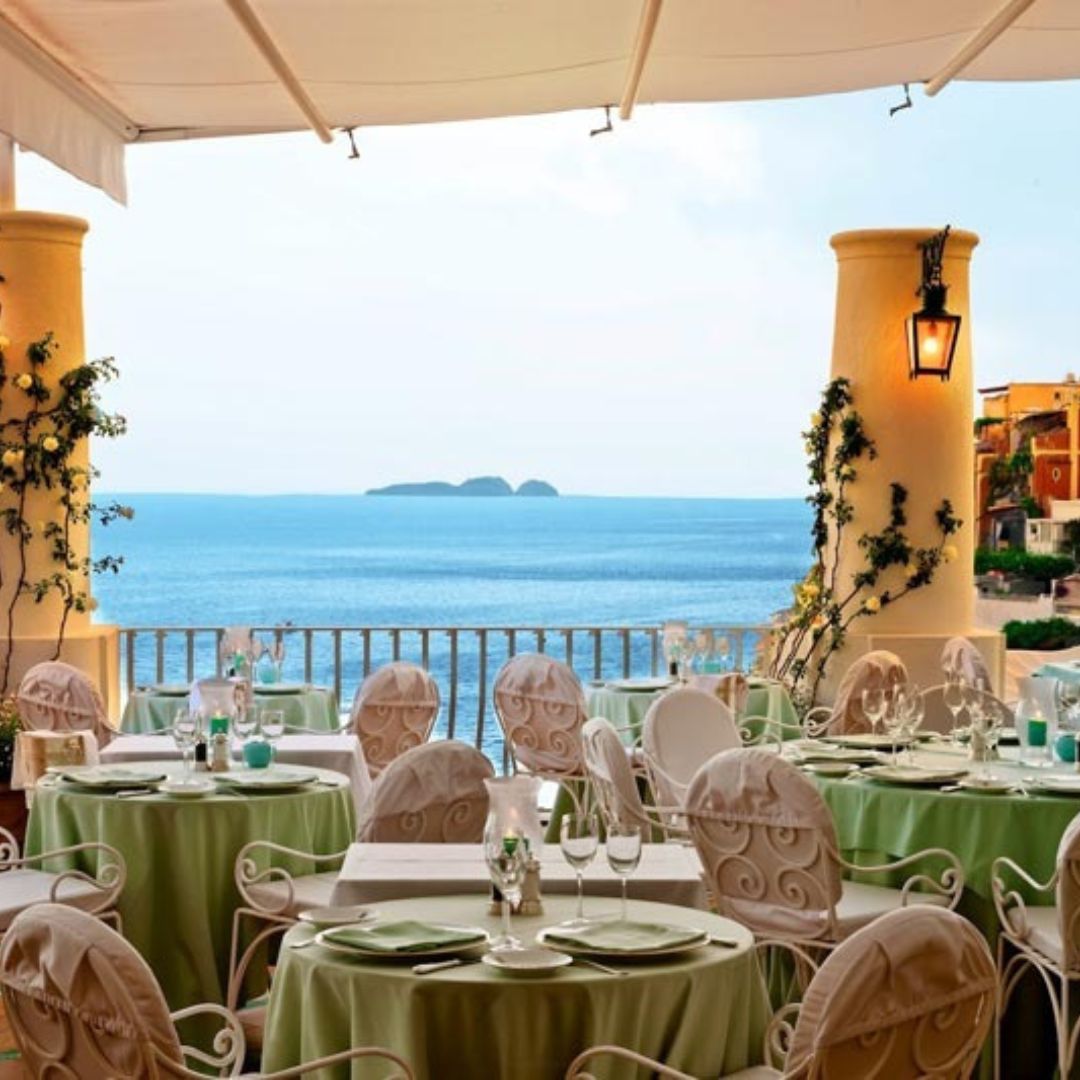 Arno Travel Restaurant Locator